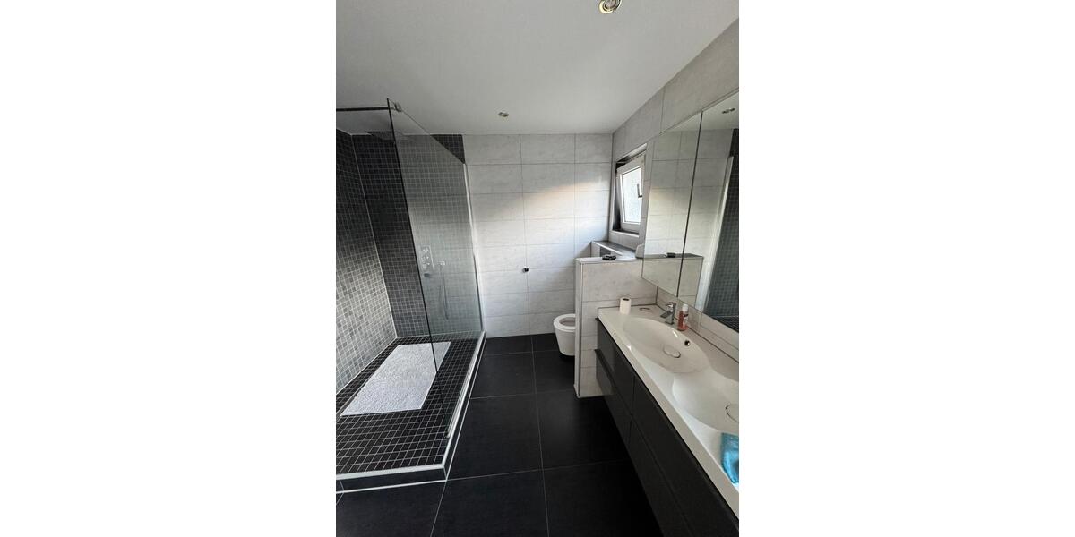 Etagenwohnung Duisburg Mittelmeiderich - 6 Zimmer, 169 m&sup2;, 253.000&euro; | Angebot:26929867