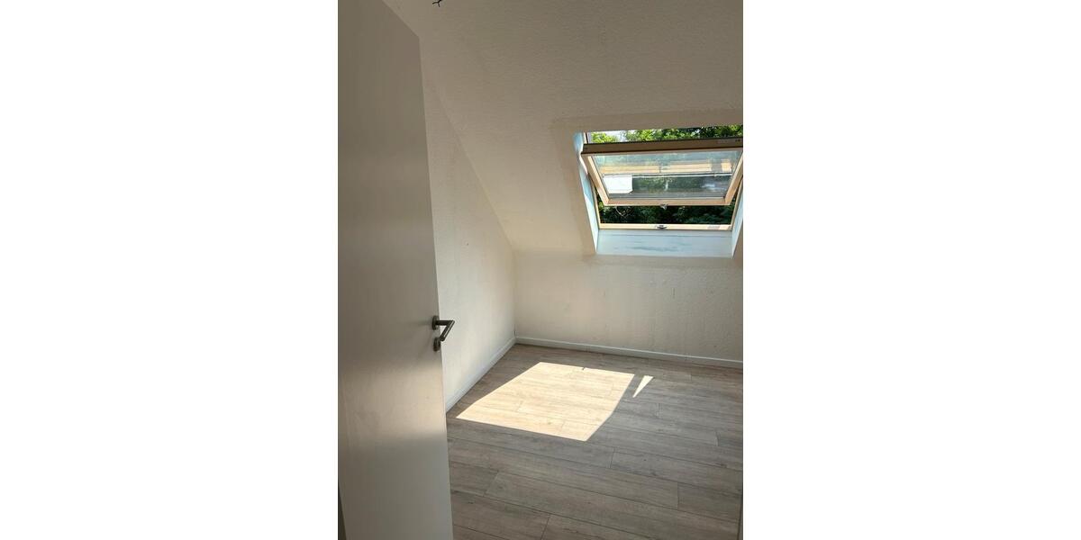 Dachgeschoßwohnung Wuppertal Gemarkung Nächstebreck - 2 Zimmer, 56 m&sup2;, 530&euro; | Angebot:27543366