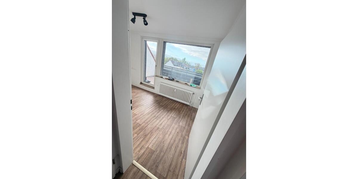 Dachgeschoßwohnung Duisburg Angerhausen - 2.5 Zimmer, 58 m&sup2;, 465&euro; | Angebot:27564629