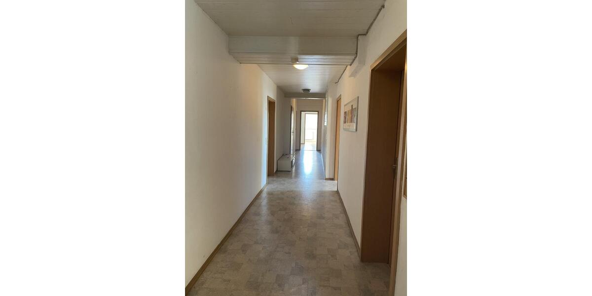 Dachgeschoßwohnung Herne - 9 Zimmer, 180 m&sup2;, 1.530&euro; | Angebot:26126992