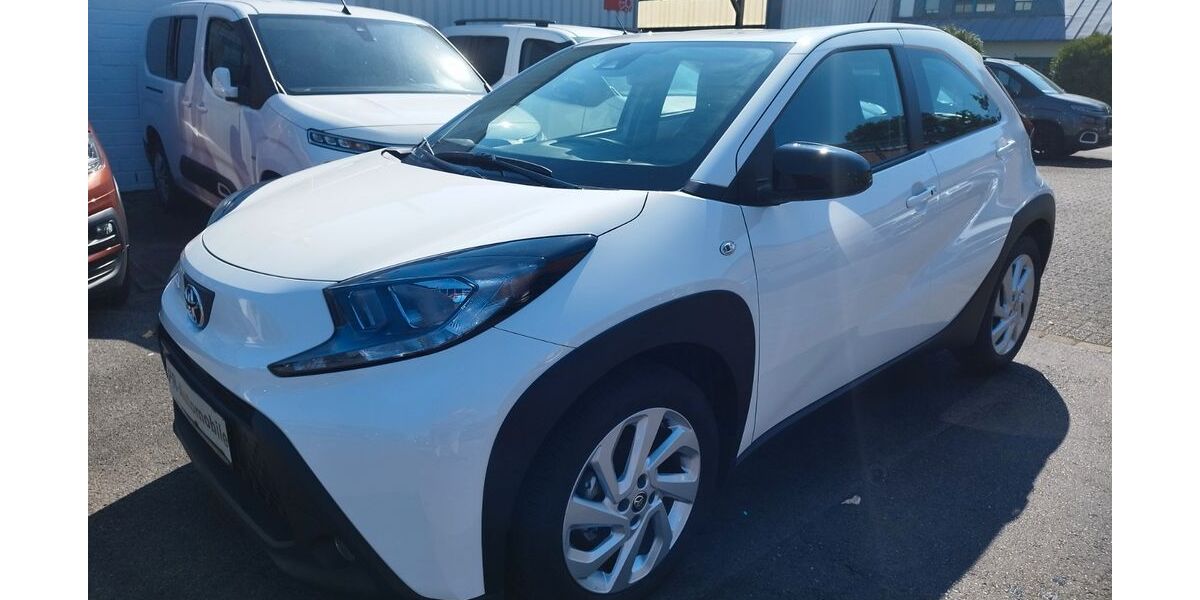 Toyota Aygo (X) 1.100 km 16.490 &euro; Gelsenkirchen 45892
