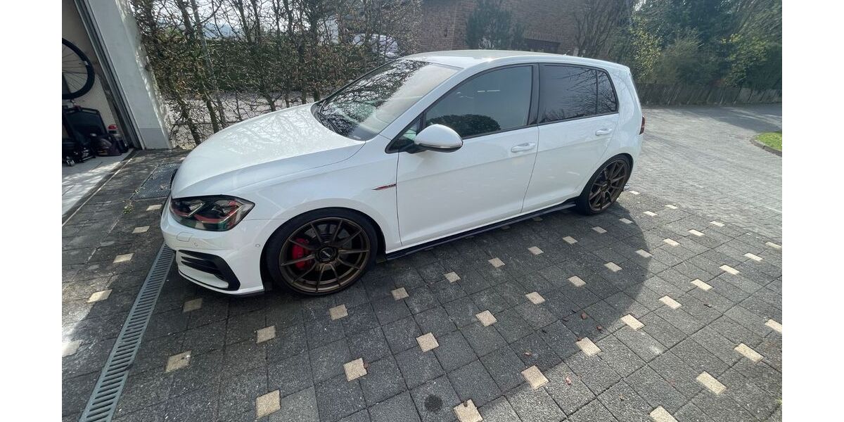 VW Golf 131.577 km 20.499 &euro; Burscheid 51399