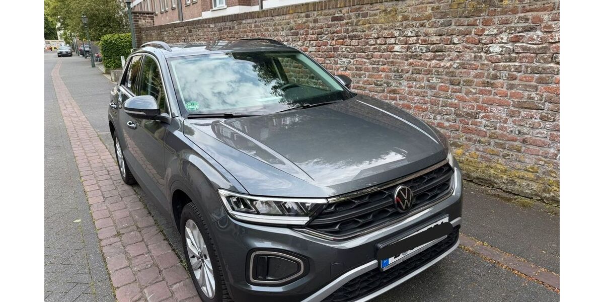 VW T-Roc 28.500 km 27.290 &euro; Düsseldorf 40489