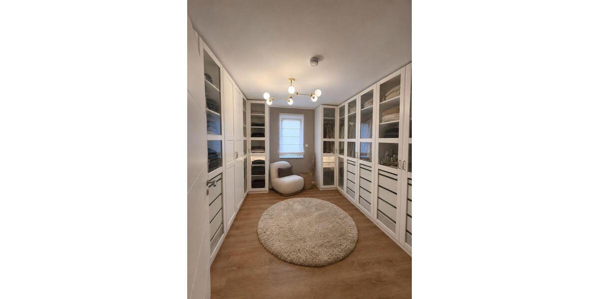 Bungalow Solingen Mitte - 4 Zimmer, 170 m&sup2;, 2.100&euro; | Angebot:27569773