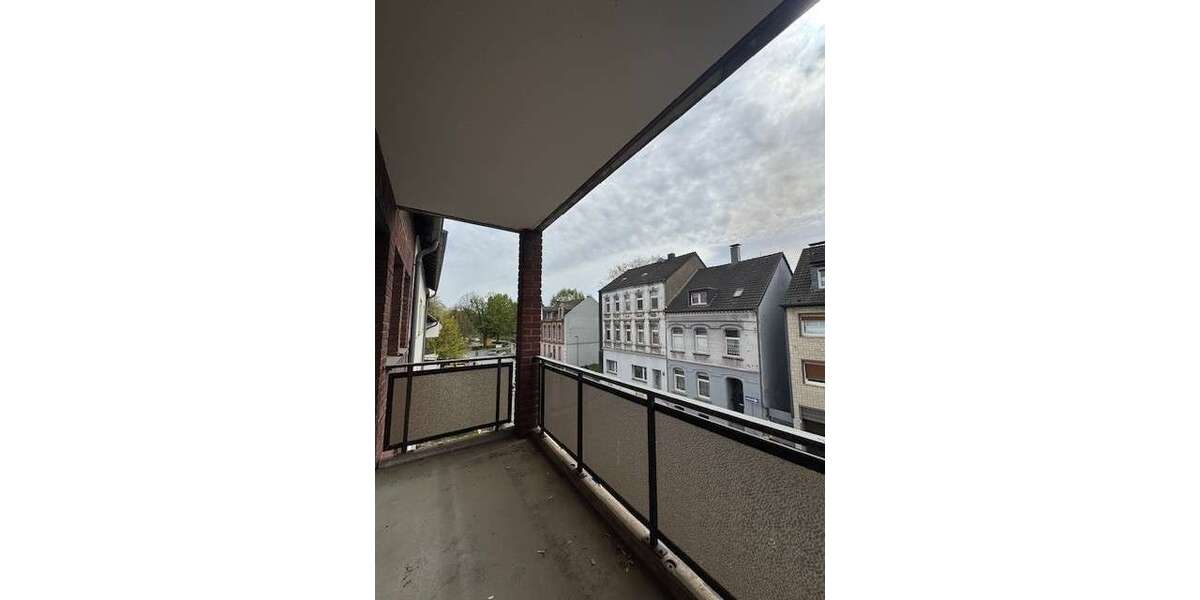 Etagenwohnung Duisburg Mittelmeiderich - 2.5 Zimmer, 69 m&sup2;, 356&euro; | Angebot:26385834