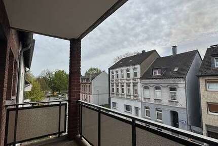 Wohnung Duisburg Mittelmeiderich - 2.5 Zimmer, 69 m&sup2;, 356&euro; | Angebot:26385834