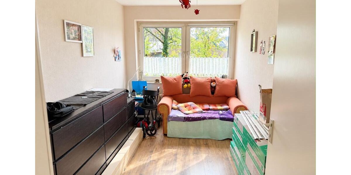 Etagenwohnung Duisburg Mittelmeiderich - 4 Zimmer, 85 m&sup2;, 750&euro; | Angebot:27585776
