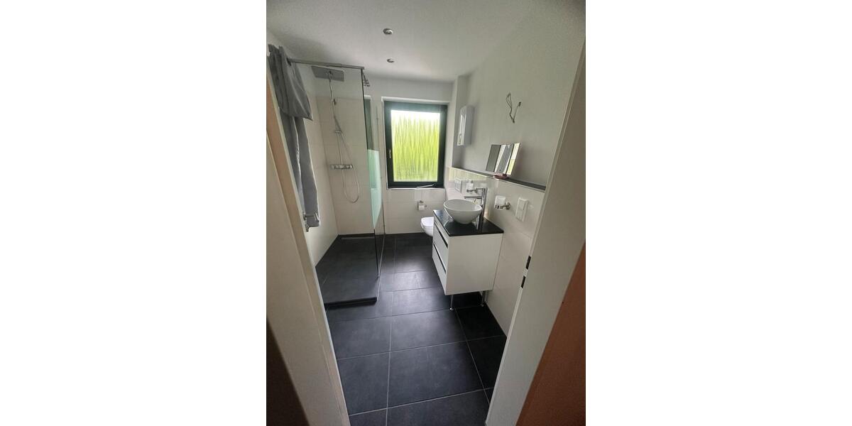 Etagenwohnung Erkrath - 2.5 Zimmer, 84 m&sup2;, 1.500&euro; | Angebot:27544599