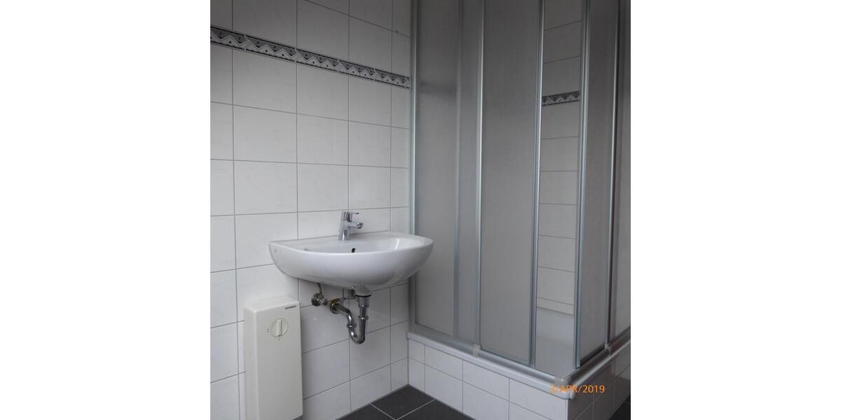Dachgeschoßwohnung Duisburg Mittelmeiderich - 2.5 Zimmer, 70 m&sup2;, 585&euro; | Angebot:27568653