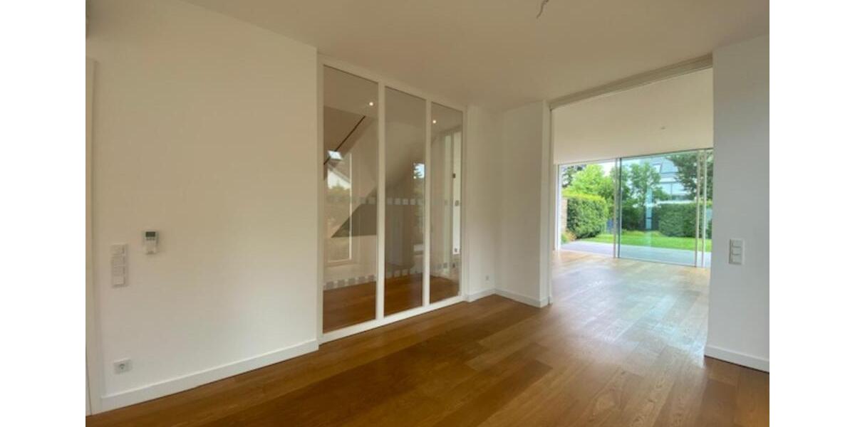 Doppelhaushälfte Düsseldorf Niederkassel - 6 Zimmer, 220 m&sup2;, 5.900&euro; | Angebot:25362583