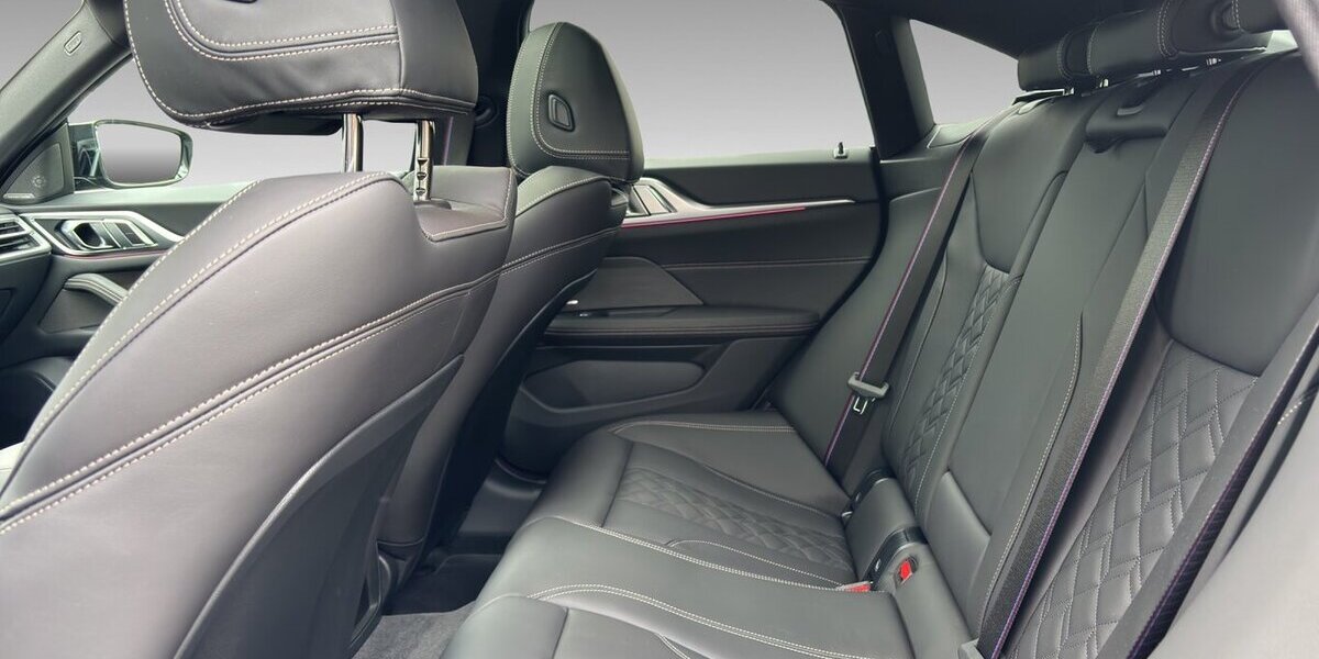 BMW i4 M60 M-SportPro HuD 360° DrivProf. Pano NP95t 5.780 km 68.800 &euro; Wuppertal 42327