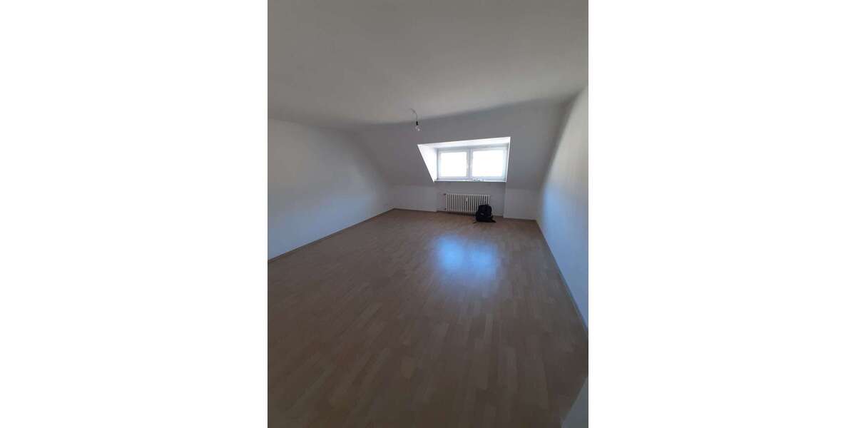 Etagenwohnung Essen Südviertel - 3 Zimmer, 76 m&sup2;, 660&euro; | Angebot:23730551