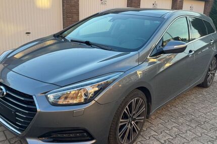 Hyundai i40 268.000 km 6.700 &euro; Neuss 41462