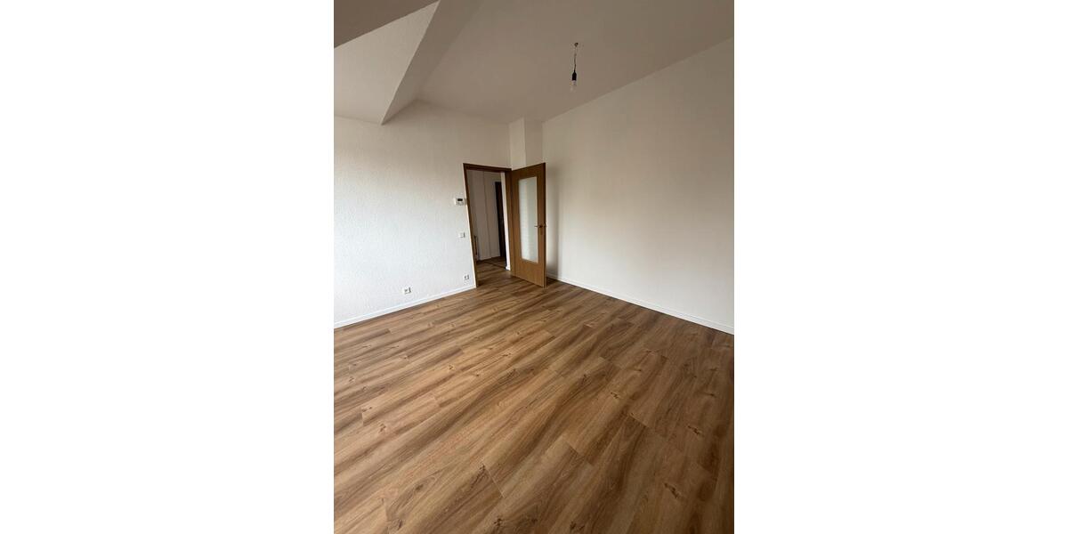 Dachgeschoßwohnung Gelsenkirchen Rotthausen - 3 Zimmer, 55 m&sup2;, 590&euro; | Angebot:27553898