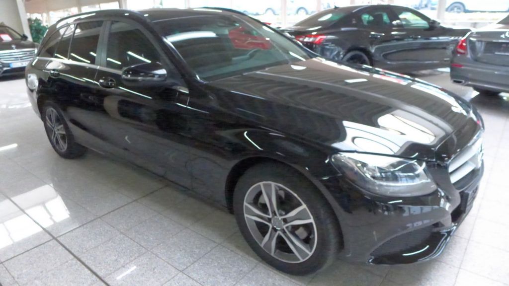 Mercedes-Benz C 220 279.848 km 9.990 &euro; Hattingen (bei Bochum) 45527