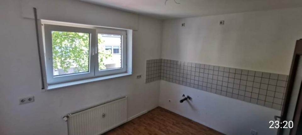 Etagenwohnung Duisburg Rheinhausen - 3.5 Zimmer, 82 m&sup2;, 1.020&euro; | Angebot:27577035