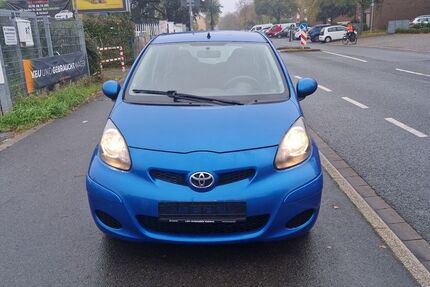 Toyota Aygo (X) 129.520 km 3.700 &euro; Düsseldorf 40549