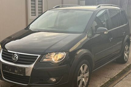 VW Touran 148.000 km 6.490 &euro; Hattingen 45525