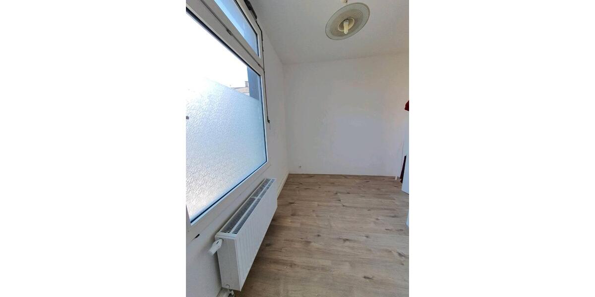 Etagenwohnung Wuppertal Gemarkung Langerfeld - 2 Zimmer, 67 m&sup2;, 85.000&euro; | Angebot:26109211