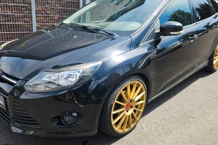 Ford Focus 142.333 km 5.499 &euro; Gevelsberg 58285