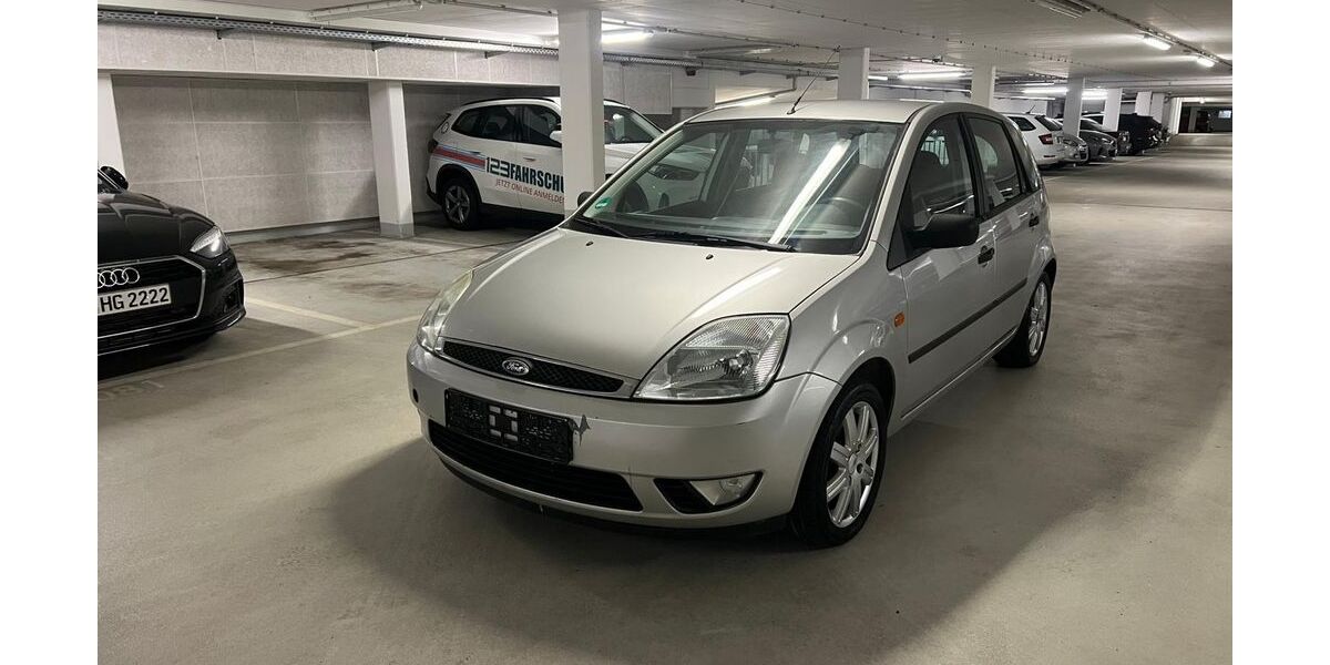 Ford Fiesta 125.000 km 1.700 &euro; Essen 45326