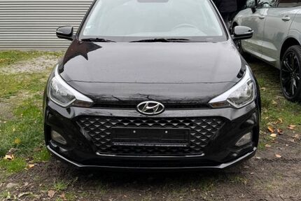 Hyundai i20 12.800 km 9.250 &euro; Essen 45219