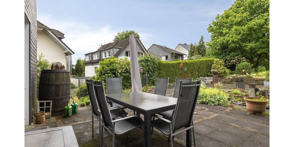 Großzügiges Einfamilienhaus mit einer Einheit für ein stilles Gewerbe - Einfamilienhaus Radevormwald Innenstadt | Angebot:26894787