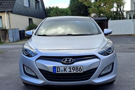 Hyundai i30 99.915 km 6.500 &euro; Düsseldorf 40627