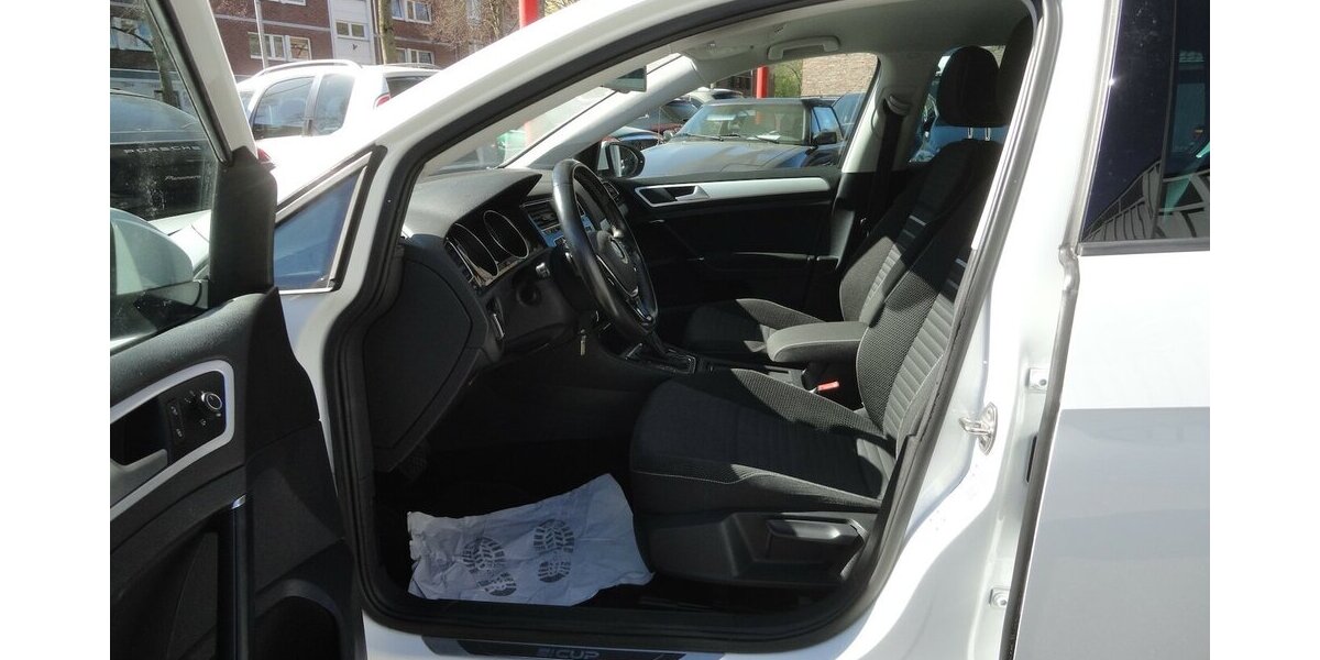 VW Golf Cup 1,4 BMT, DGS, Klimatr.SHZ.PDC V+H 147.000 km 10.950 &euro; Neuss 41462