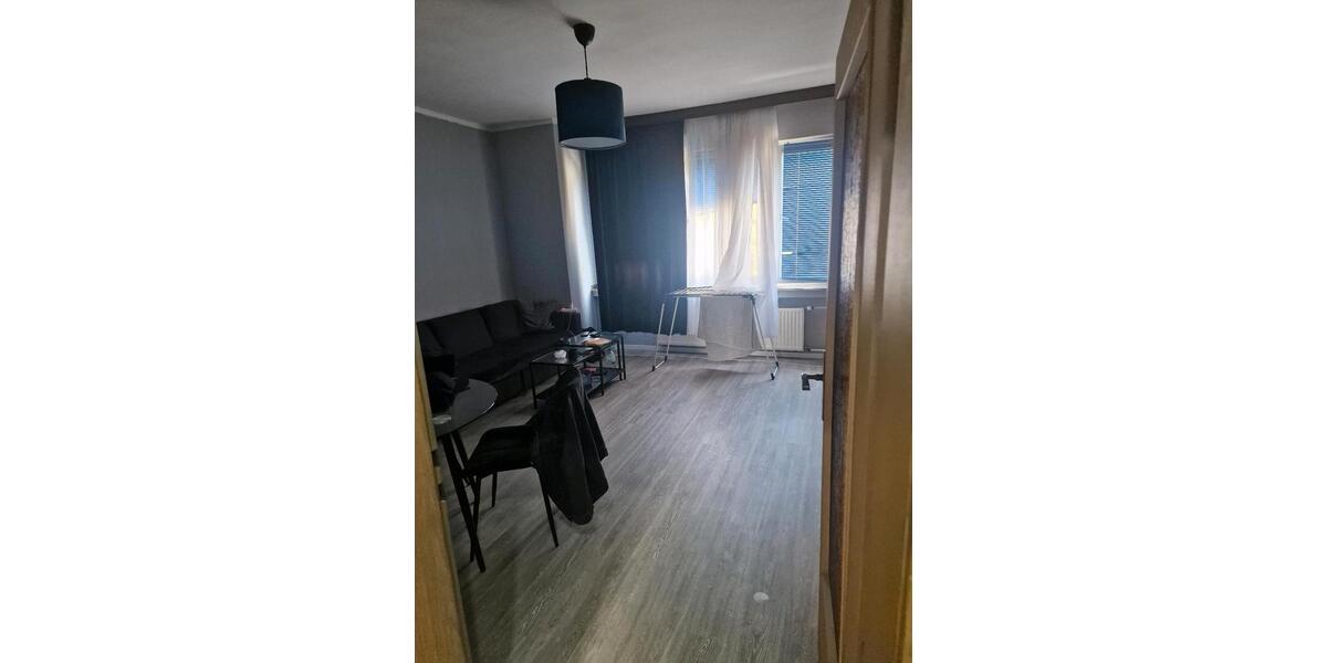 Etagenwohnung Düsseldorf Oberbilk - 1 Zimmer, 70 m&sup2;, 600&euro; | Angebot:27579950