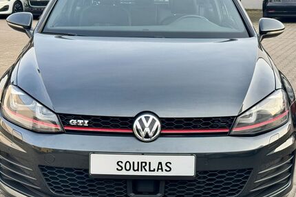 VW Golf 160.000 km 13.990 &euro; Düsseldorf 40599