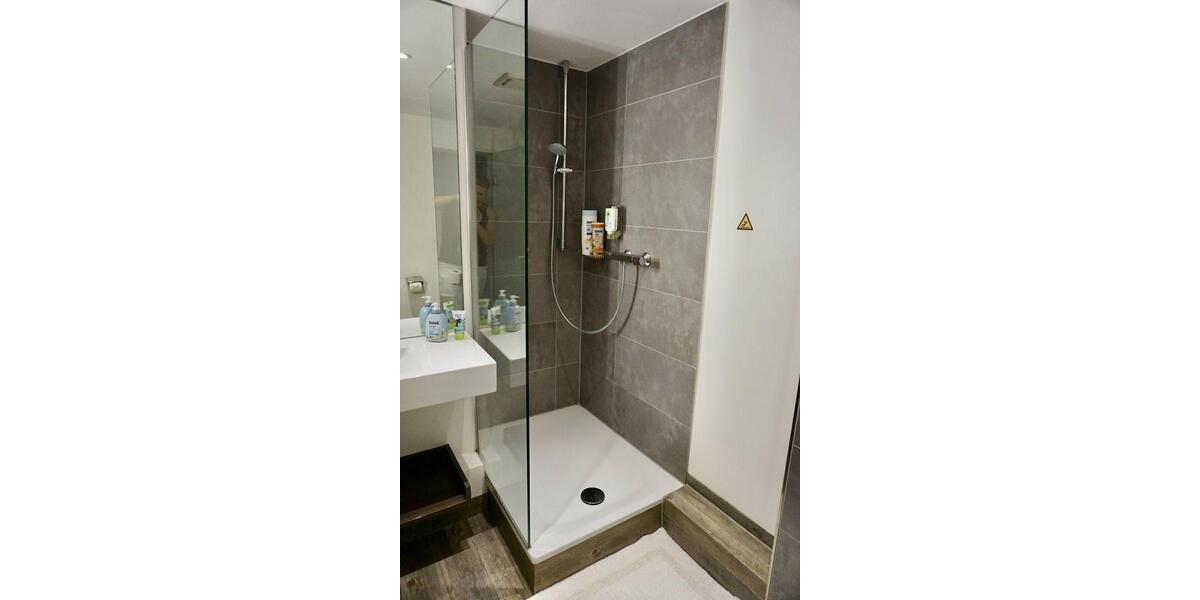 Erdgeschoßwohnung Düsseldorf Stadtbezirk 3 - 1 Zimmer, 24 m&sup2;, 1.100&euro; | Angebot:25616644