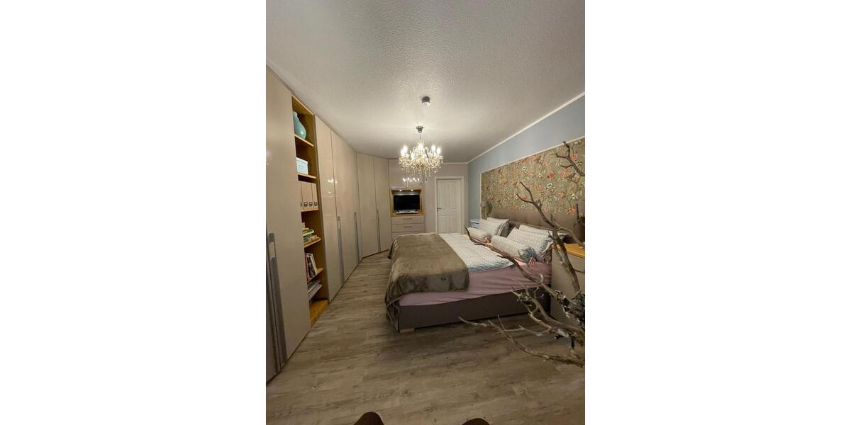 Erdgeschoßwohnung Langenfeld (Rheinland) - 5 Zimmer, 220 m&sup2;, 539.000&euro; | Angebot:25905572