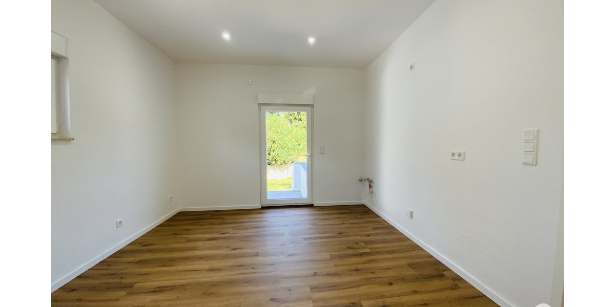 Einfamilienhaus mit 5 Zimmern und 2 Bädern, großem Garten ideal für Familien. Komplett saniert! - Einfamilienhaus Düsseldorf / Rath Rath | Angebot:27190569