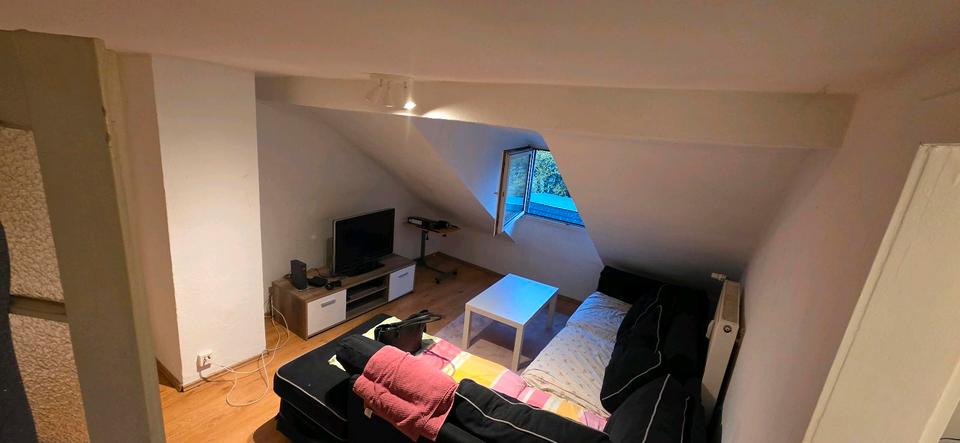 Dachgeschoßwohnung Essen Stadtbezirk III - 2.5 Zimmer, 55 m&sup2;, 480&euro; | Angebot:25872753