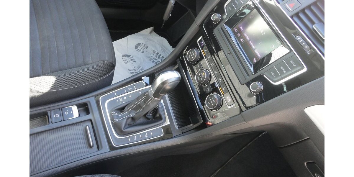 VW Golf Cup 1,4 BMT, DGS, Klimatr.SHZ.PDC V+H 147.000 km 10.950 &euro; Neuss 41462