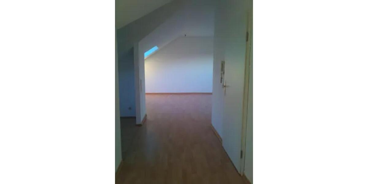 Dachgeschoßwohnung Duisburg Essenberg - 2.5 Zimmer, 66 m&sup2;, 420&euro; | Angebot:25645315