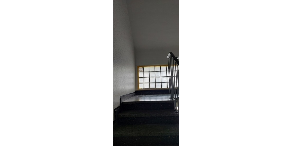 Solides Mehrfamilienhaus mit 14 Wohneinheiten und 8 Garagen in guter Wohnlage von Wpt-Vohwinkel - Mehrfamilienhaus, Wohnhaus Wuppertal Vohwinkel | Angebot:21638881