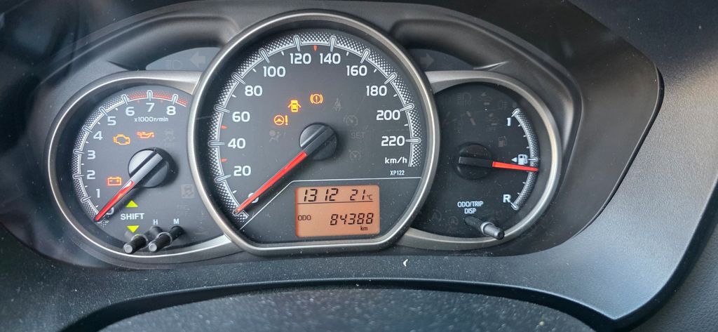 Toyota Yaris 85.000 km 9.900 &euro; Velbert 42549