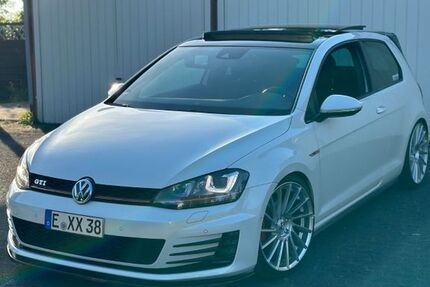 VW Golf 63.300 km 18.000 &euro; Essen 45277