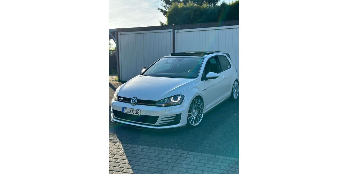 VW Golf 63.300 km 18.000 &euro; Essen 45277