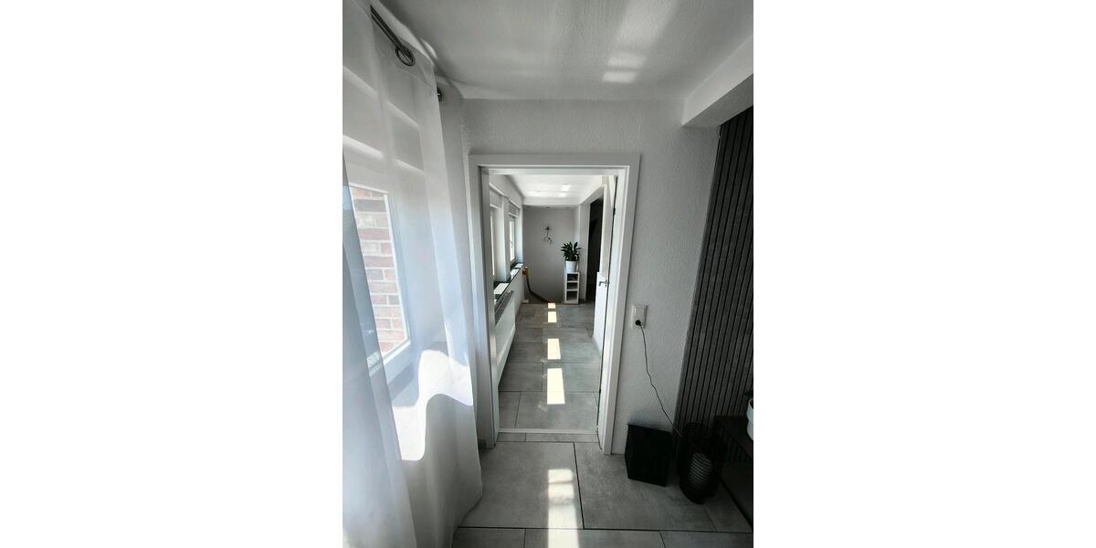 Erdgeschoßwohnung Wuppertal Unterbarmen - 3 Zimmer, 90 m&sup2;, 1.350&euro; | Angebot:27536410
