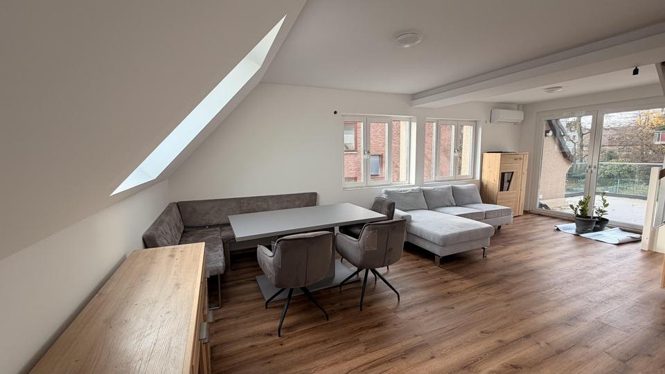 Maisonettenwohnung Düsseldorf Stadtbezirk 8 - 5 Zimmer, 95 m&sup2;, 2.800&euro; | Angebot:24600357