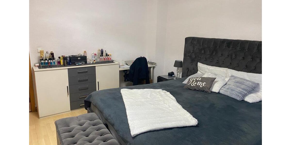 Dachgeschoßwohnung Duisburg Beeck - 3 Zimmer, 80 m&sup2;, 844&euro; | Angebot:25925584