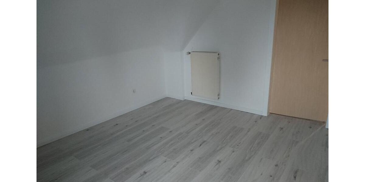 Dachgeschoßwohnung Solingen Wald - 2 Zimmer, 78 m&sup2;, 650&euro; | Angebot:27553825