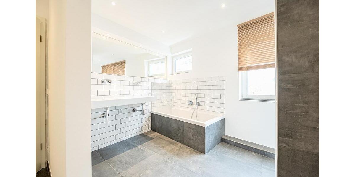 Einfamilienhaus Hilden - 3 Zimmer, 122 m&sup2;, 2.340&euro; | Angebot:23459204