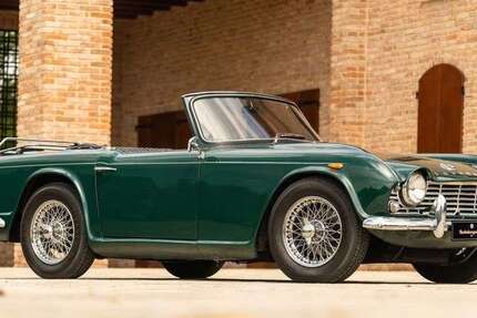 Triumph TR4 79.675 km 27.990 &euro; Düsseldorf Niederkassel 40547