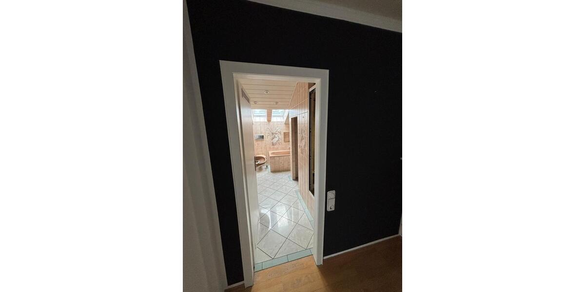 Dachgeschoßwohnung Wuppertal Arrenberg - 3 Zimmer, 82 m&sup2;, 750&euro; | Angebot:27556794