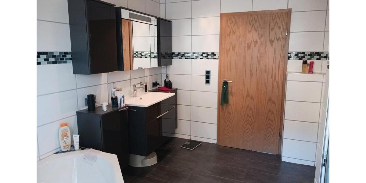 Erdgeschoßwohnung Gelsenkirchen Erle - 4 Zimmer, 120 m&sup2;, 240.000&euro; | Angebot:26780609