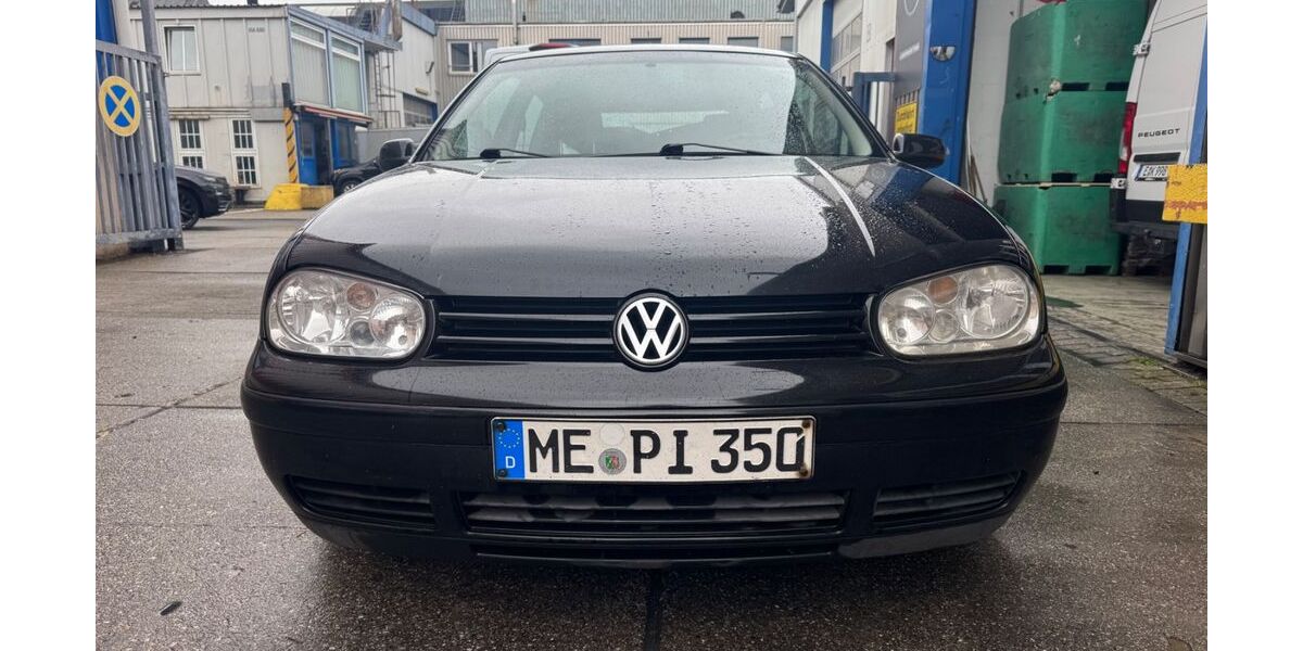 VW Golf 557.831 km 1.850 &euro; Essen 45329